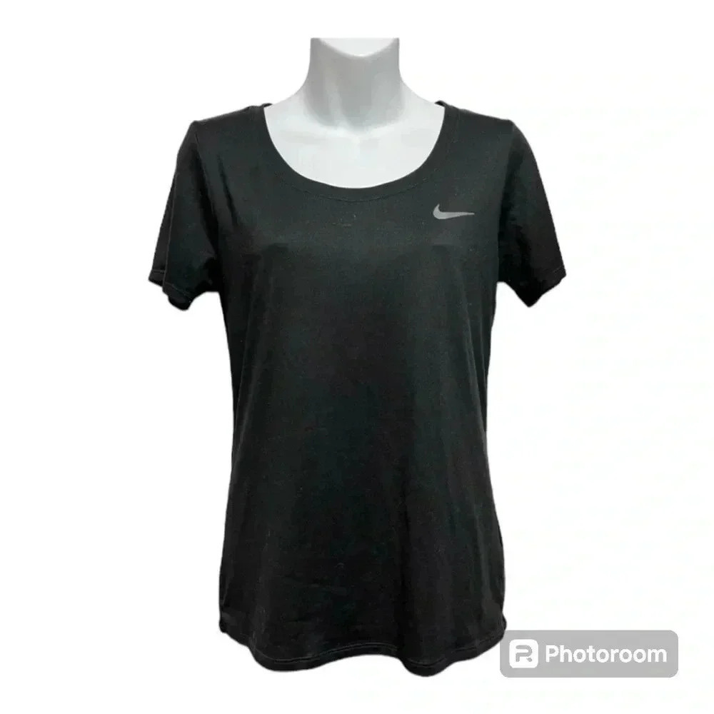 - Nike Dri-Fit Legend Scoop Neck Short Sleeve T-Shirt Black Size Small